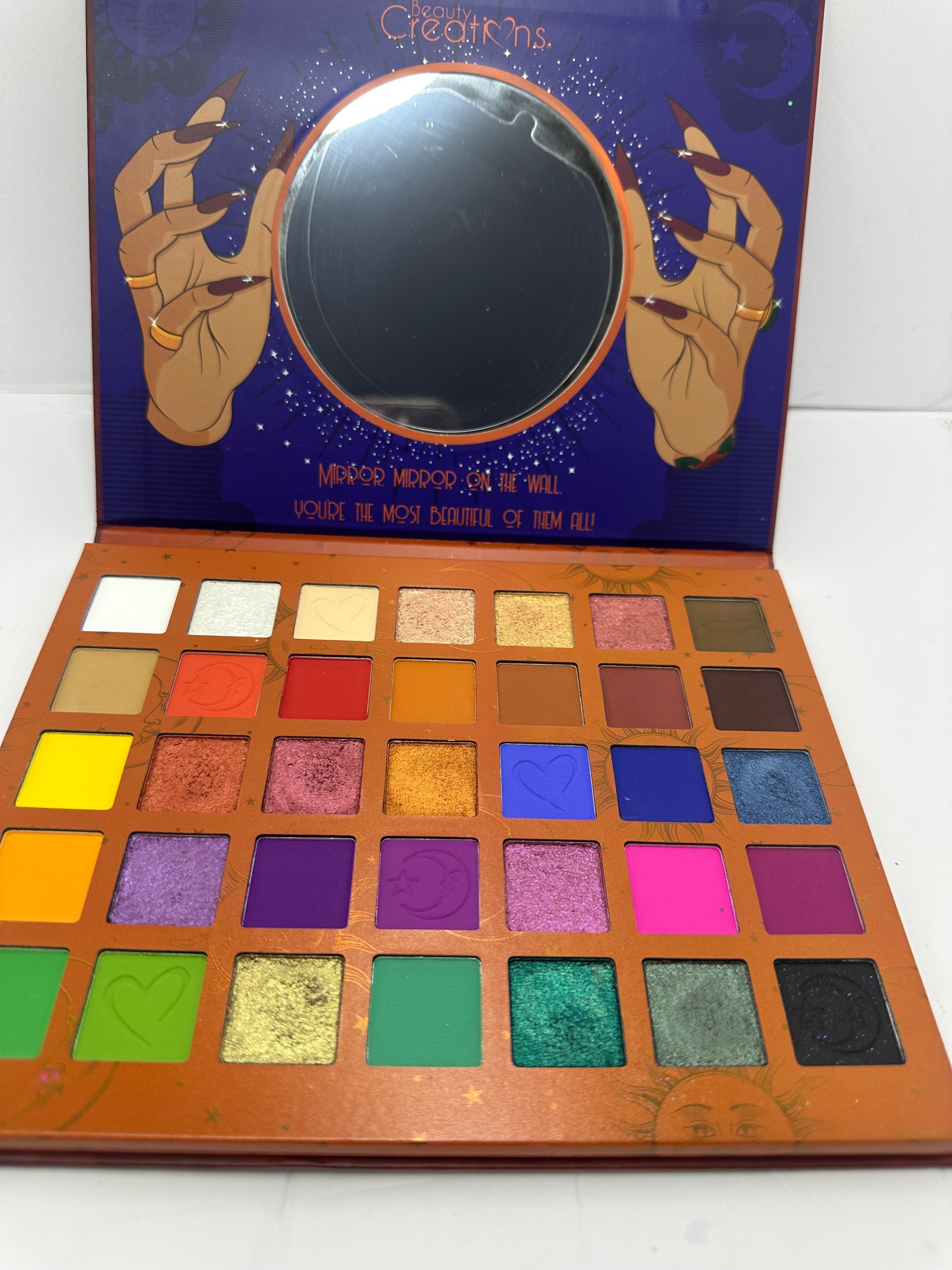 BEAUTY CREATIONS FORTUNE TELLER EYESHADOW PALETTE
