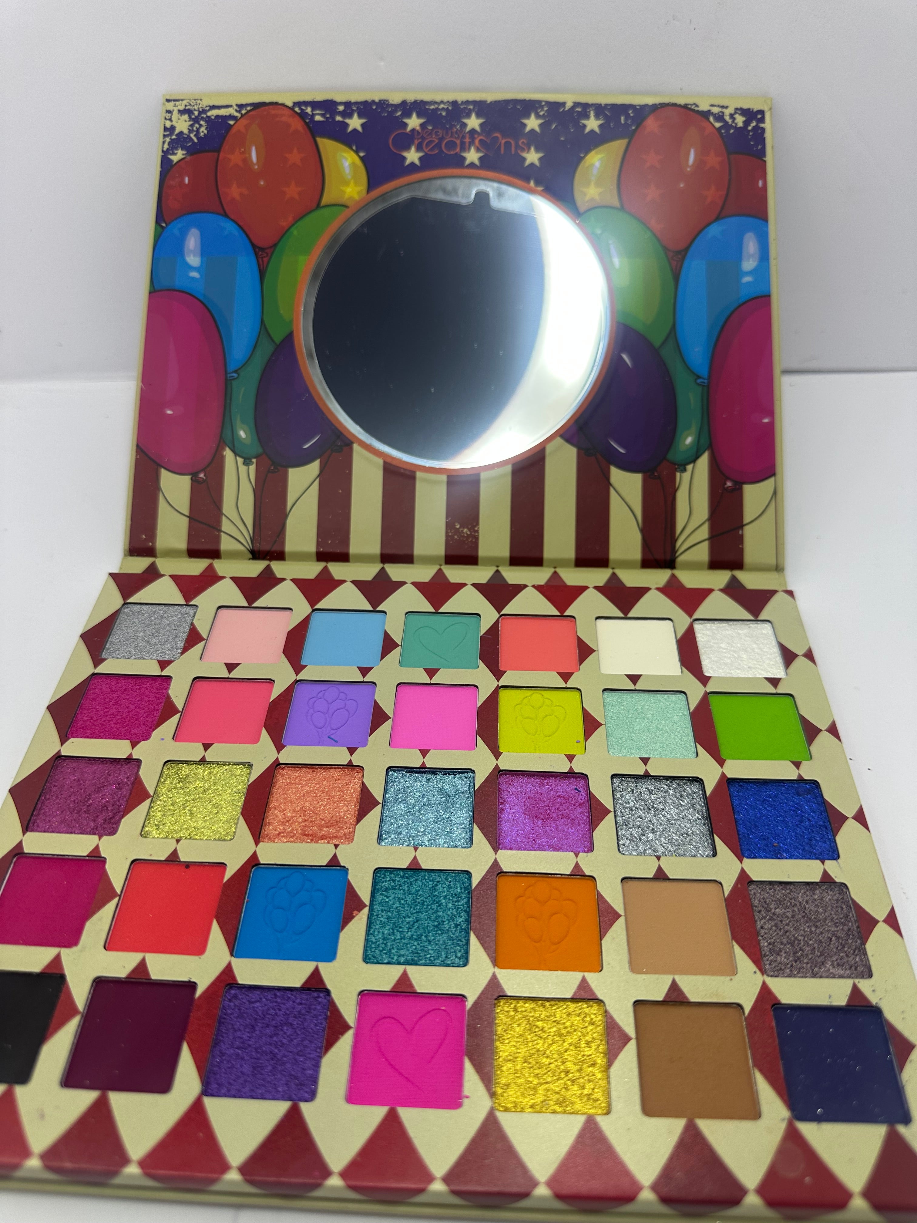 BEAUTY CREATIONS REMI CIRCUS CLOW EYESHADOW PALETTE